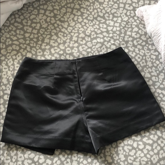 Envelope skort - Picture 3 of 3